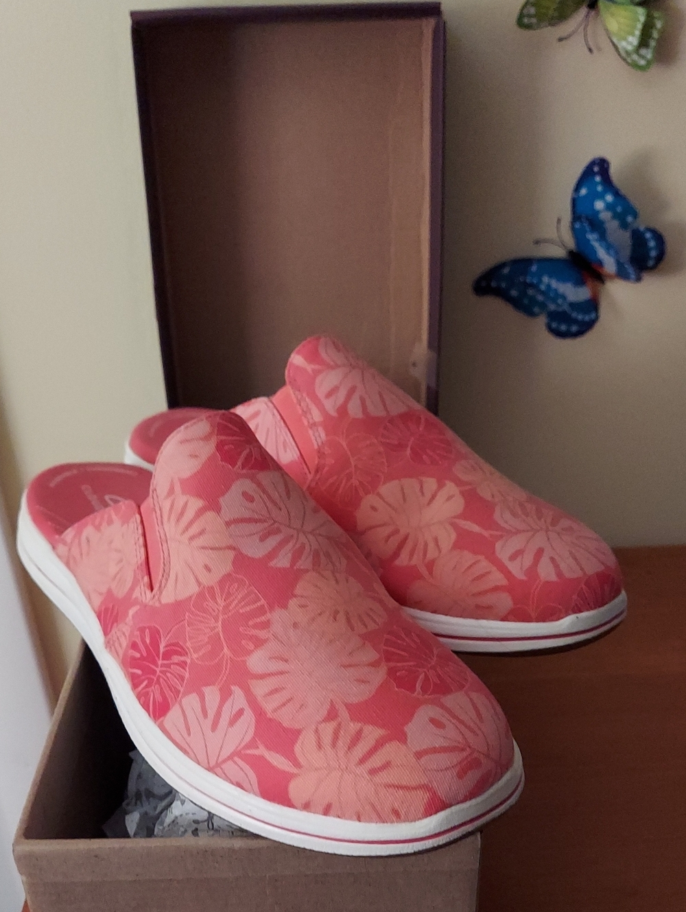 Cloudsteppers by Clarks Coral Pink Tropical Print Slip-On Mules